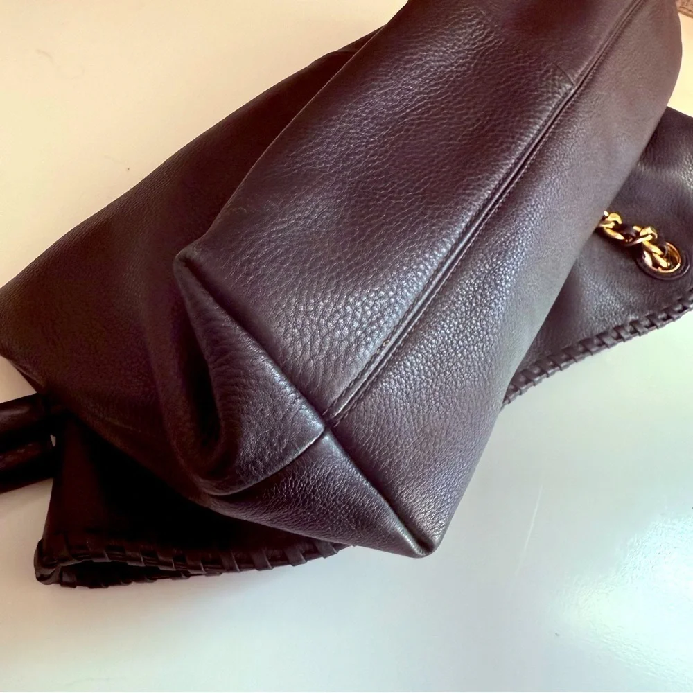 Tory Burch Marion East West in Black Pebbled Leather Bag